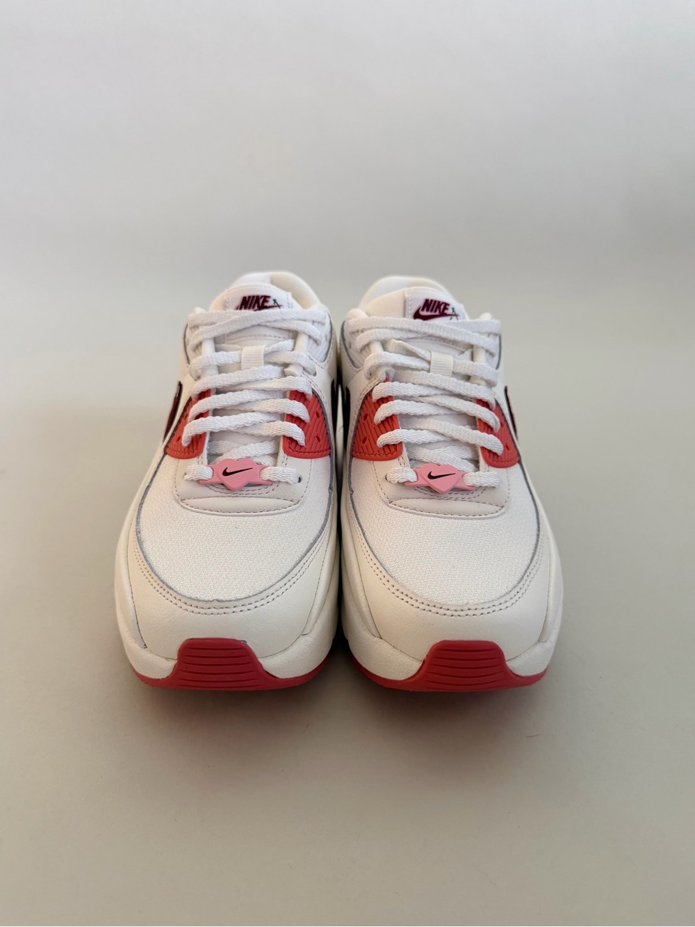 NIKE Air Max 90 LV8 SE Valentine's Day Sneakers - Picture 4 of 8